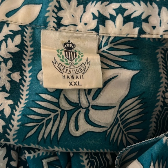 🏝️ Tropical Blue Floral Men's Casual Button Down Shirt - Picture 6 of 7